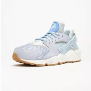 Women’s Nike Air Huaraches
